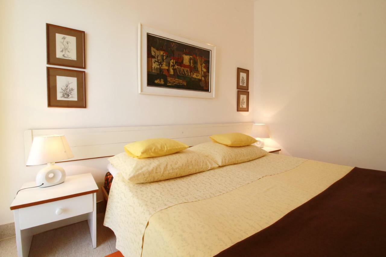 Apartment Dada Petrcane Esterno foto