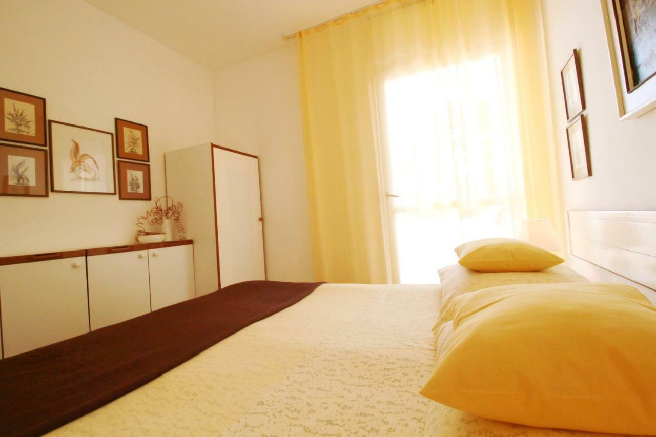 Apartment Dada Petrcane Esterno foto